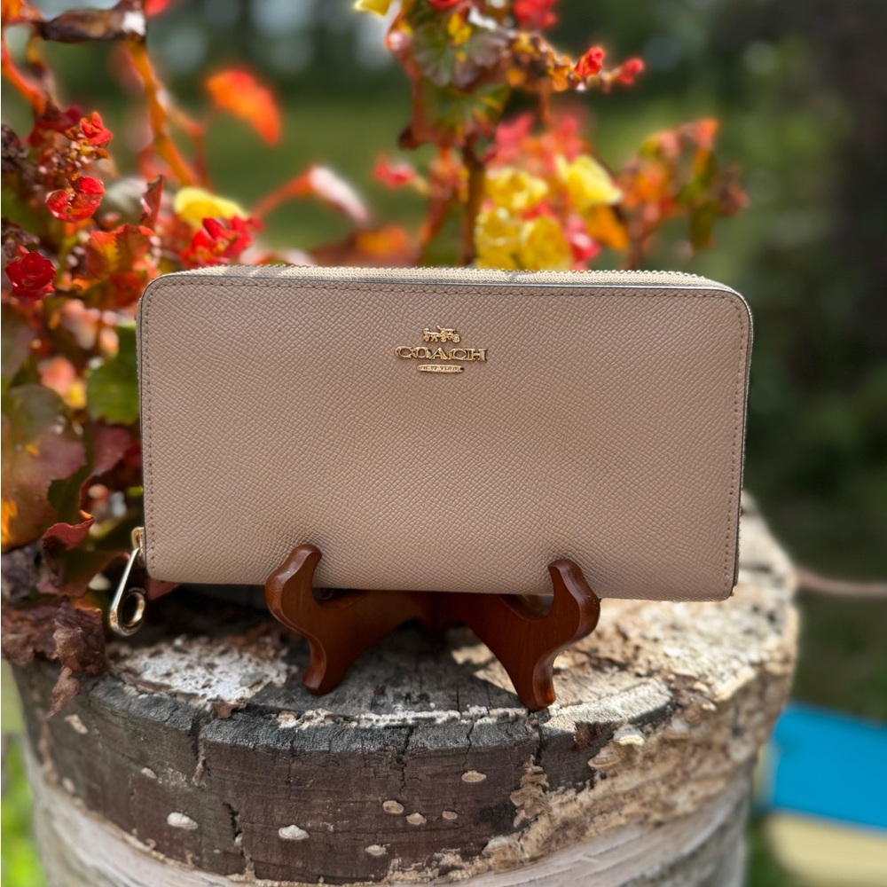 Coach Zip Around Accordion Wallet